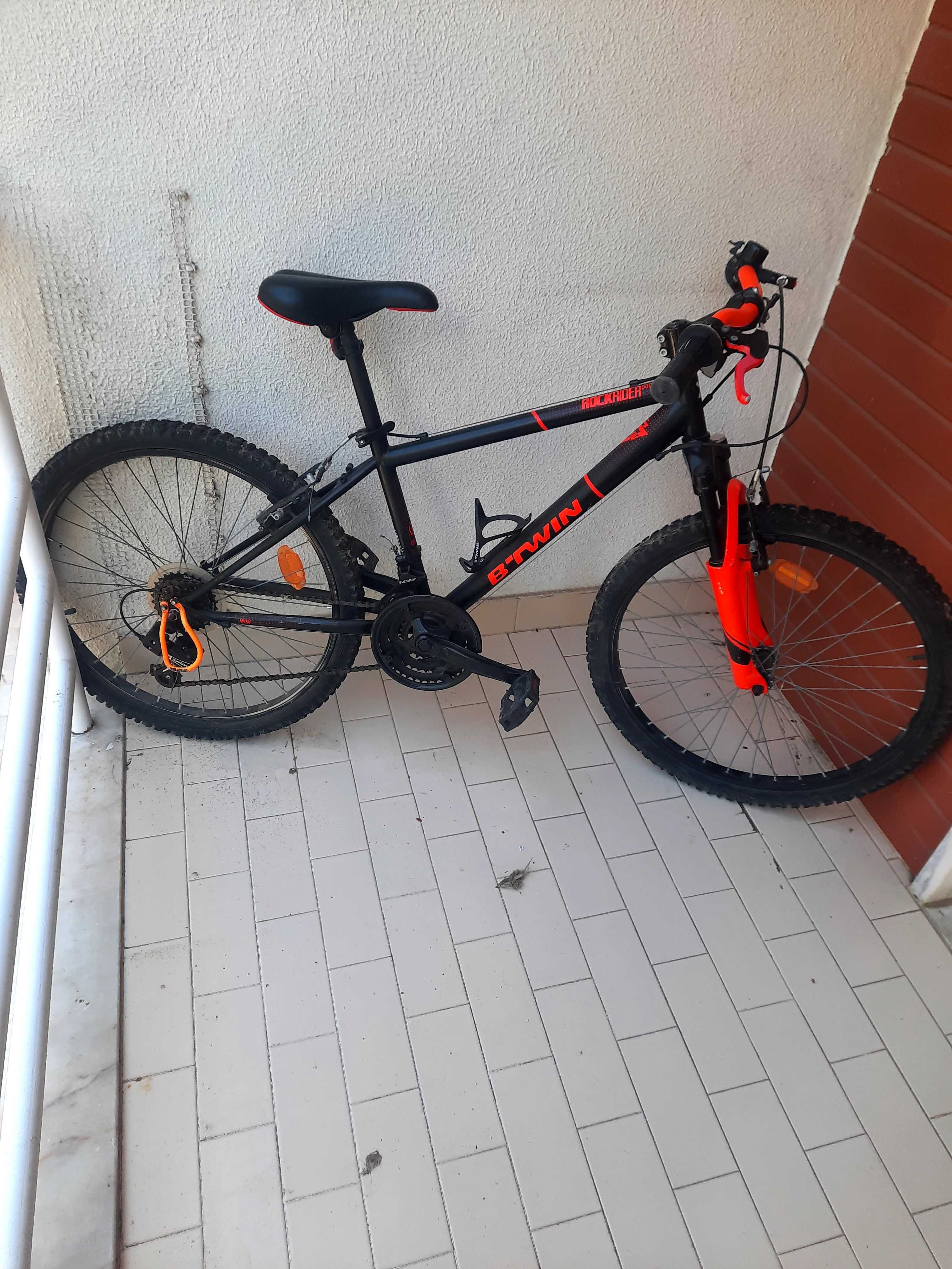Bicicleta em bom estsdo