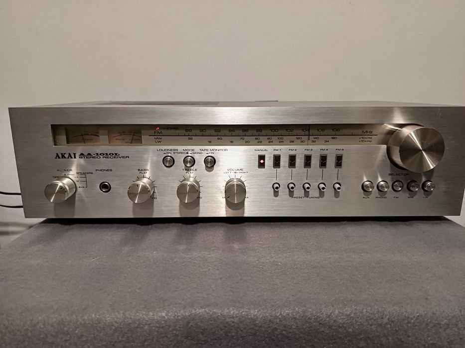 Amplituner AKAI  AA 1010 L