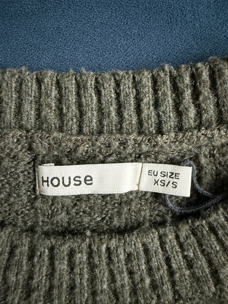 Luzny sweter House