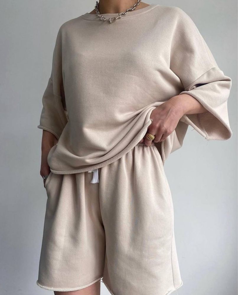 Костюм oversize шорти і футболка
