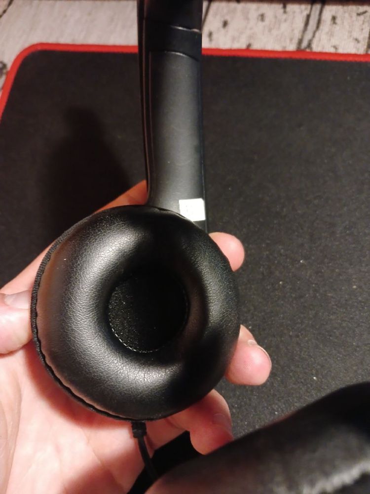 Гарнитура Logitech с микрофоном