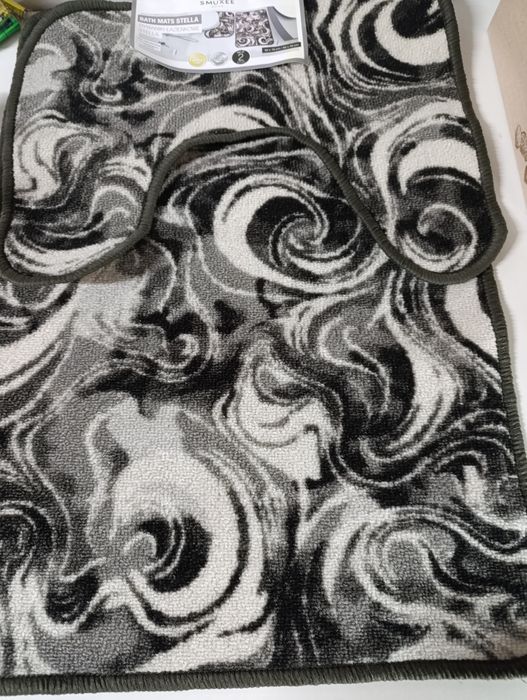 Zestaw 2-częściowy dywaników łazienkowych Smukee – czarno-białe wirują