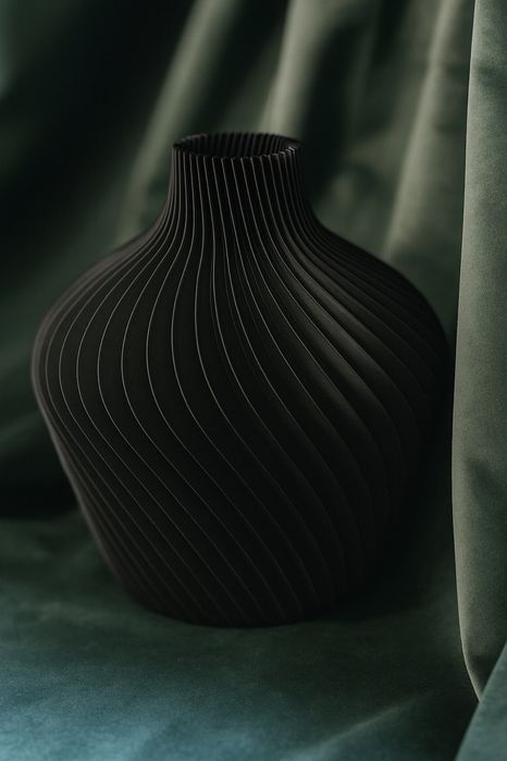 Czarny wazon dekoracja