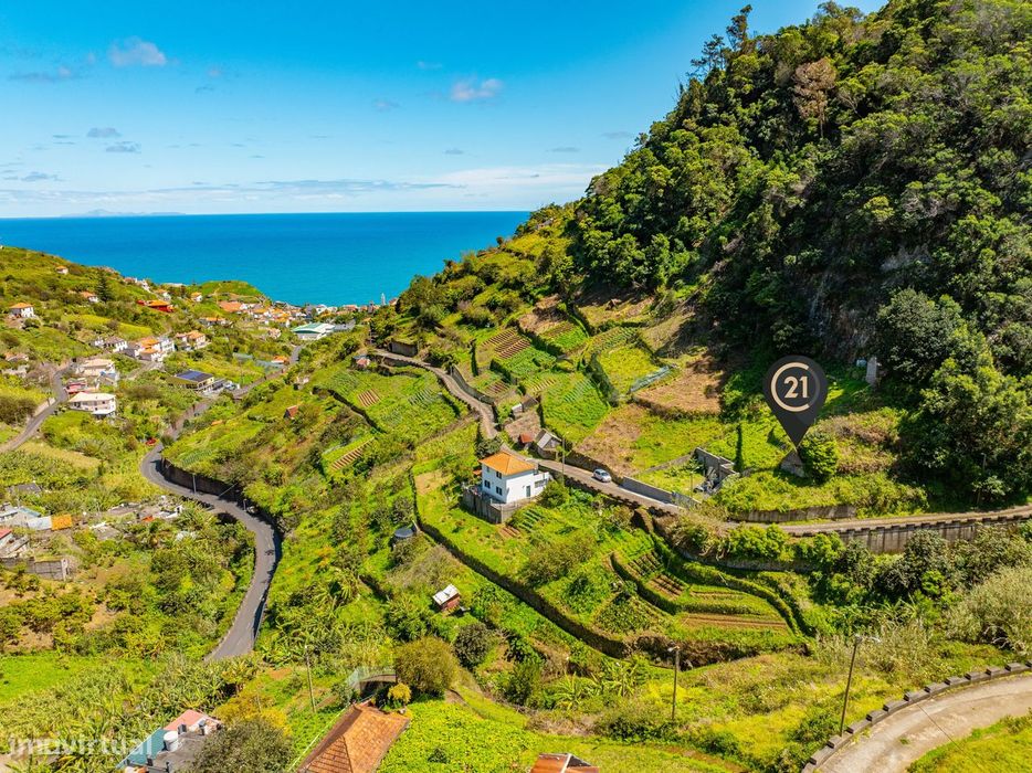 Terreno com Vista Mar e Natureza em Porto da Cruz
