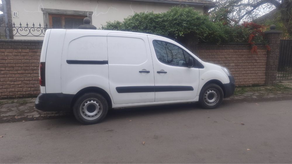 Планки крыла двери Молдинги Citroen Berlingo Peugeot Partner