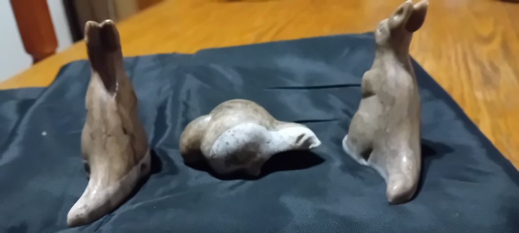 Zestaw figurek kangurów i bobra