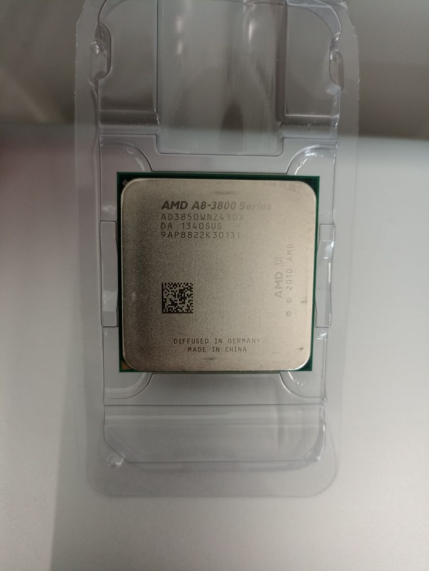 Процесор FM1 APU X4 AMD A8-3850 2.9 GHz 4MB 4 ядра + відеоядро