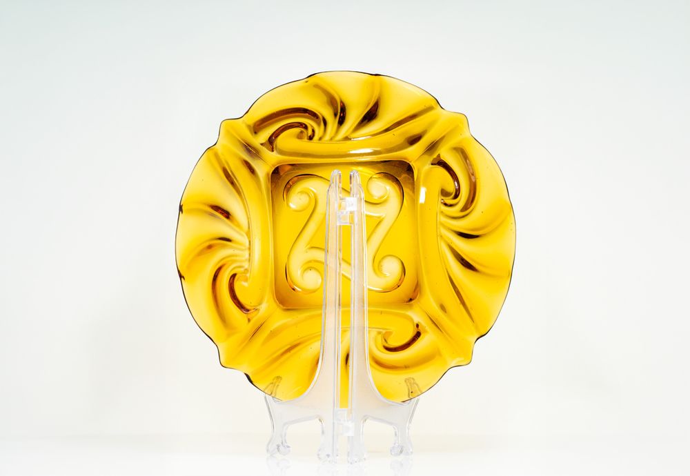 Piekna bursztynowo - miodowa  misa Rudolfova Hut Invald