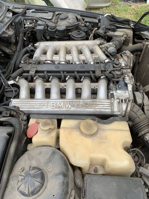 Двигун BMW e32 M70B50 V12