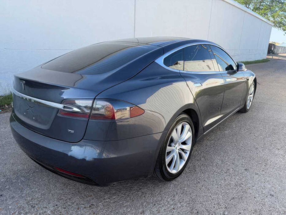 Tesla Model S 75      2017