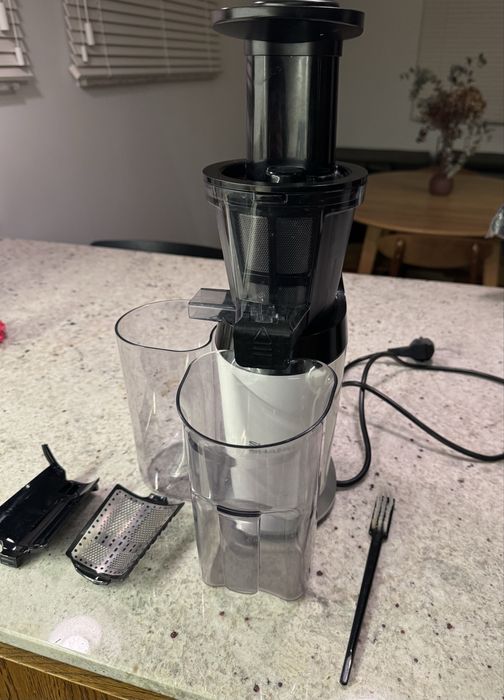 Wyciskarka wolnoobrotowa Sharp SAFJ3001W