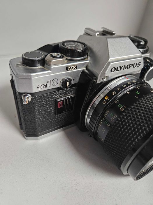 Olympus OM10 + 28-35mm