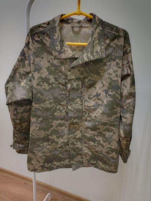 Продам куртку у відмінному стані