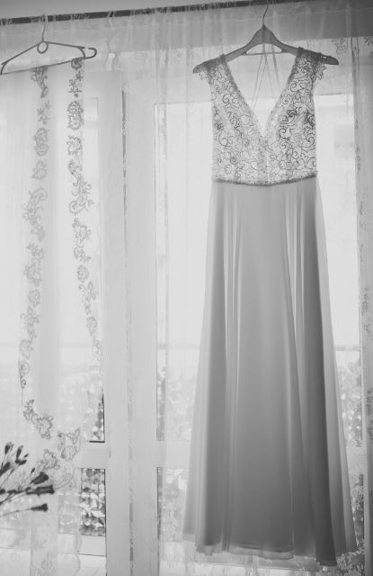 Suknia ślubna z welonem