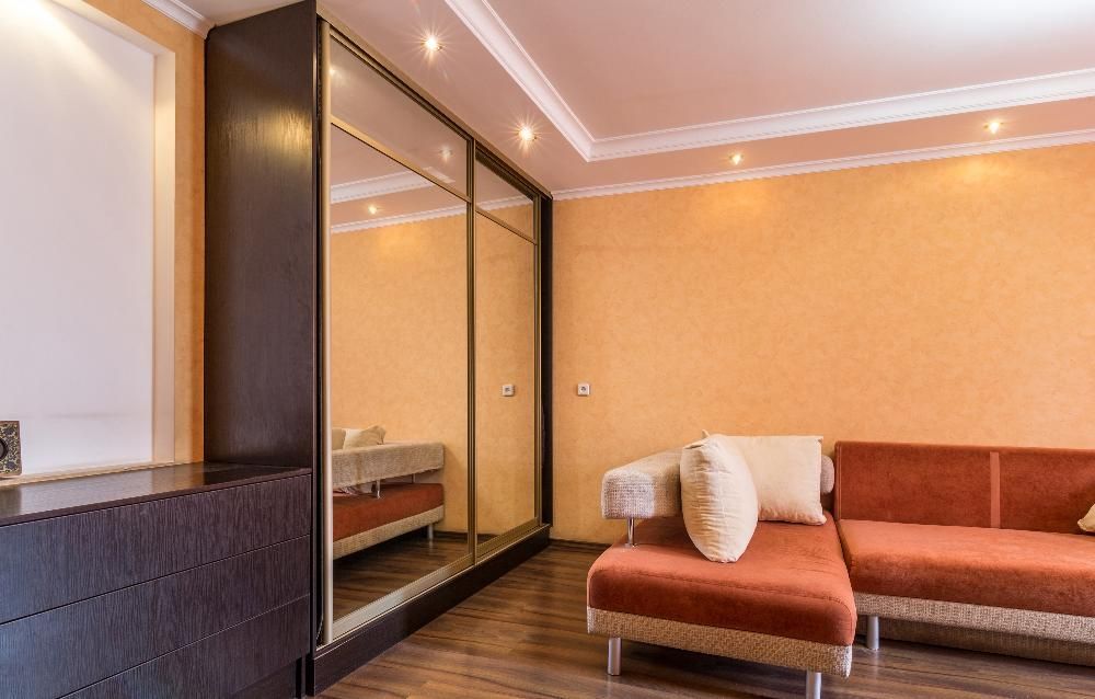 Своя. Центр ,Кёльнский бул. СВЕТ есть ВСЕГДА. Квартиры посутчно