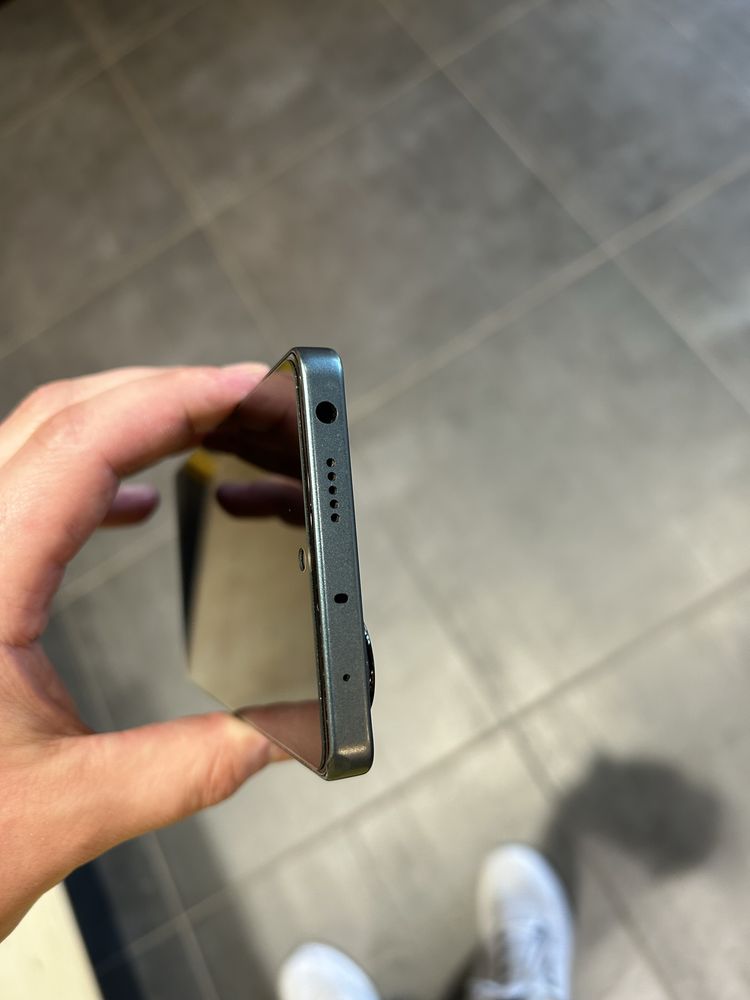 Продам Xiaomi Redmi Note 13 pro 8/256