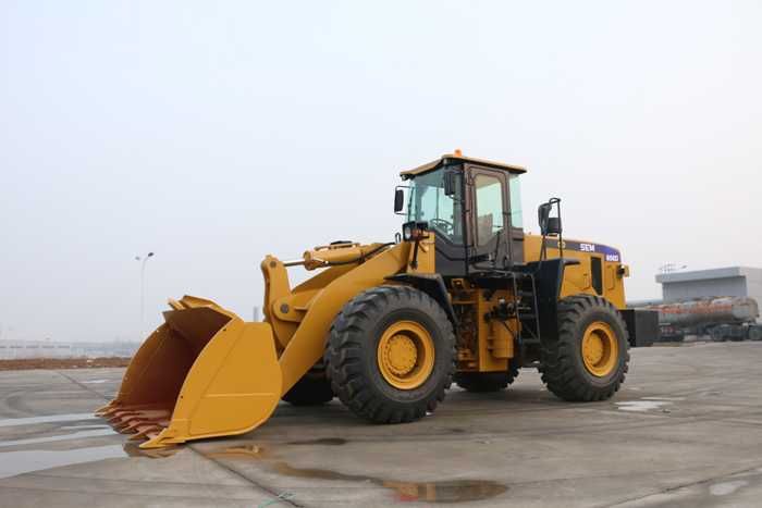 Фронтальний Навантажувач SEM 656D HL новий в Наявності