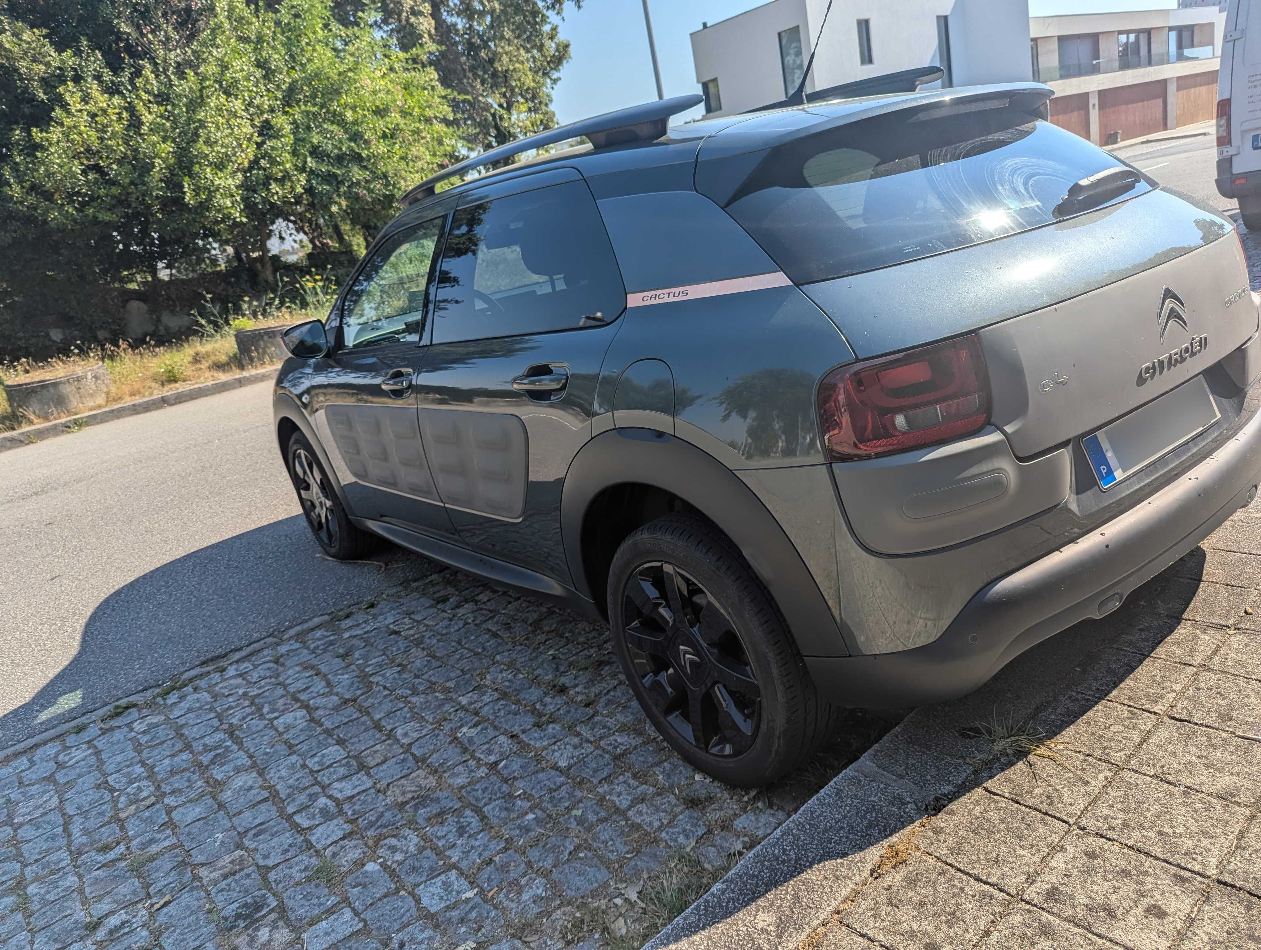 Citroën C4 Cactus 1.2 110cv – 2015 – Impecável | 111.000 km