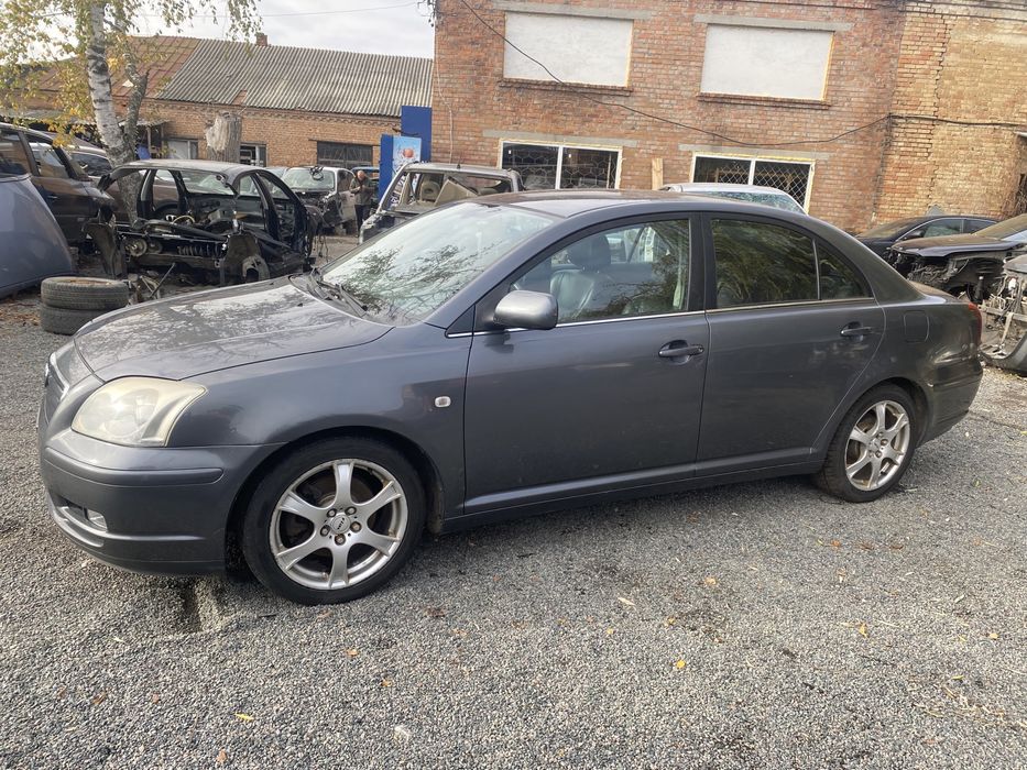 Кришка багажника Тойота Авенсіс Toyota avensis T25 2.2 d4d розборка