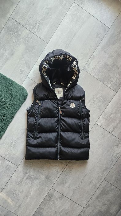 Bezrękawnik kamizelka Moncler puchowa czarna rozmiar na 15 16 lat pasu