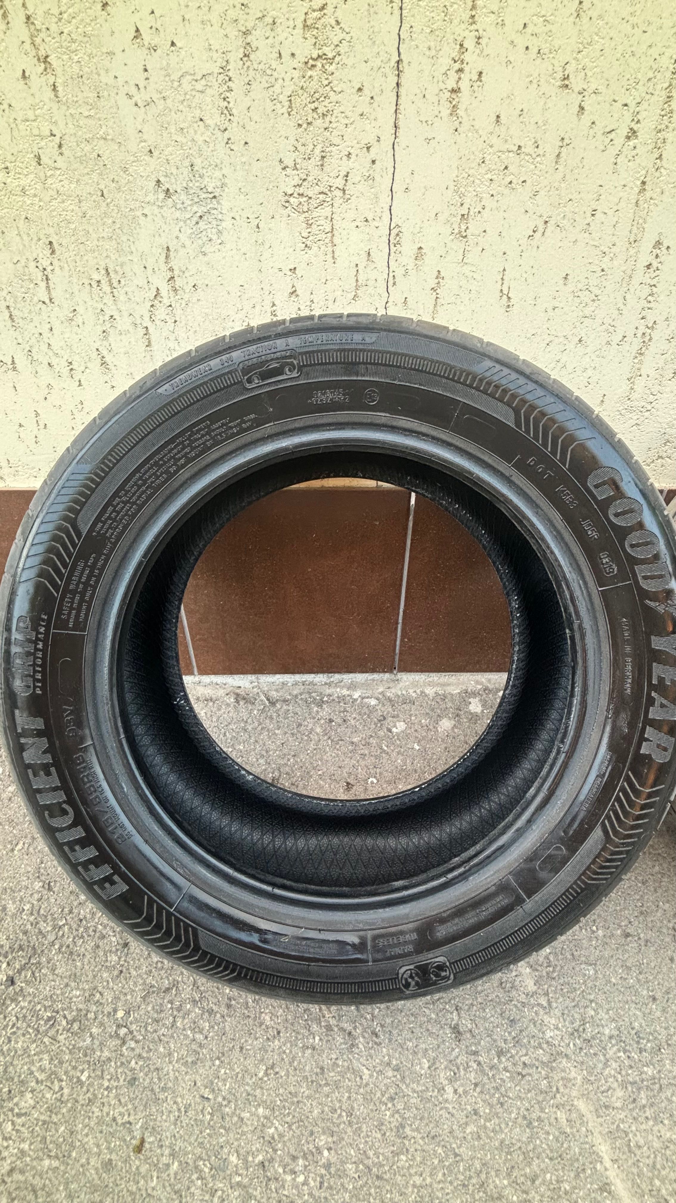 Шини 215/55 R16.