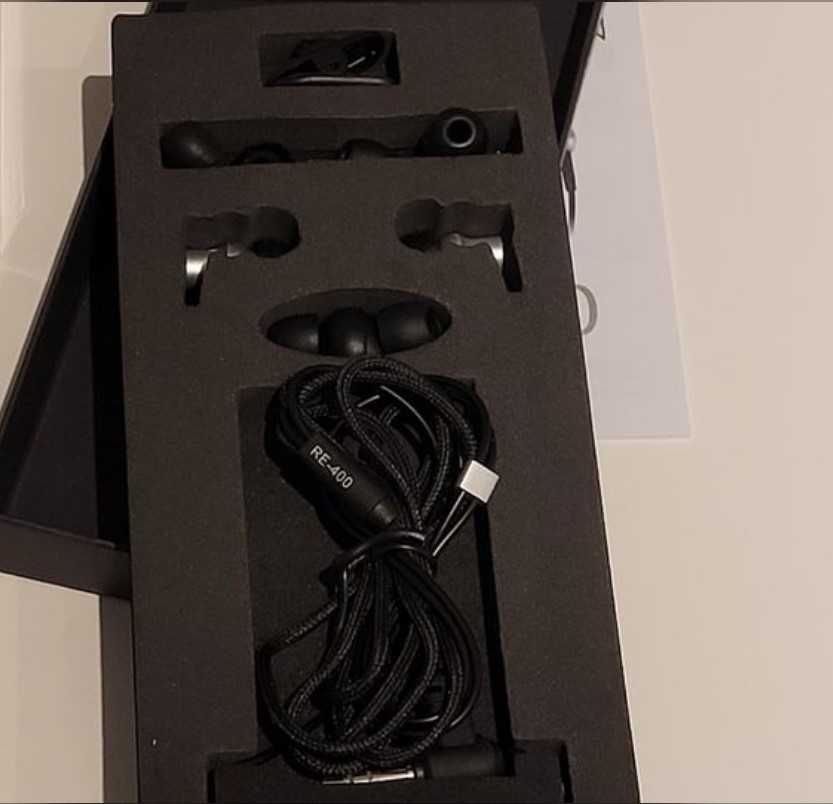 Vendo Earphones com Fios Hifiman RE-400 como novos