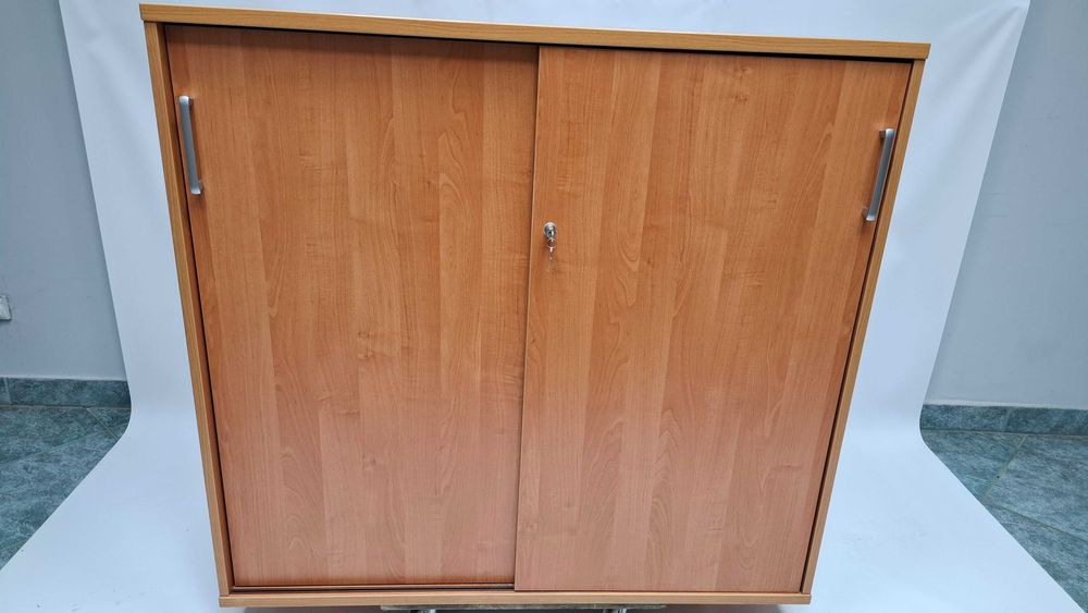 Zestaw mebli Wuteh olcha (biurko 160x80 + kontener + szafa) duża ilość