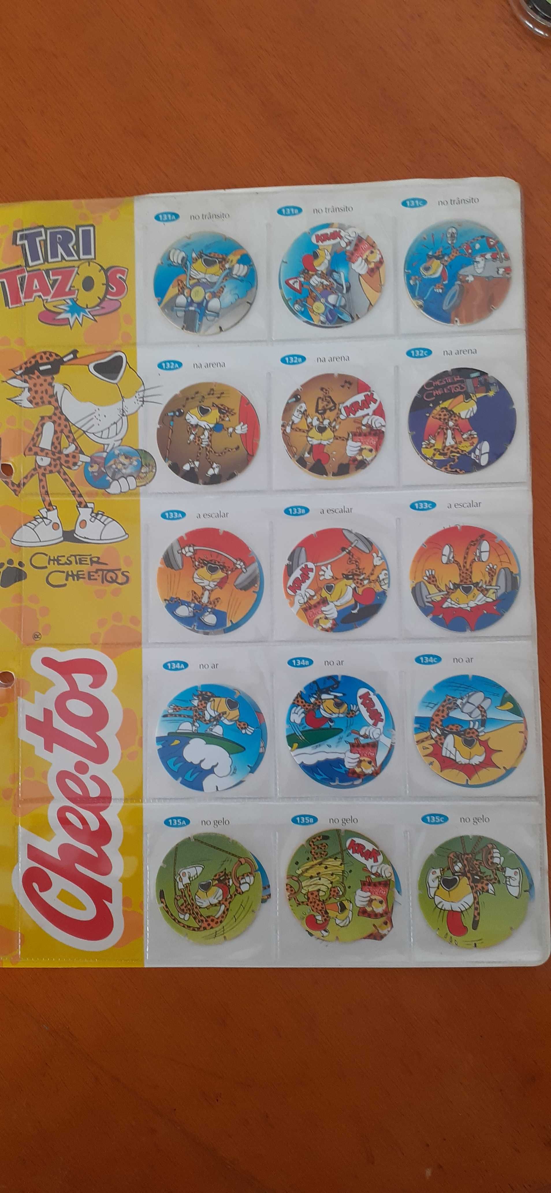 Tazos com diferentes temas