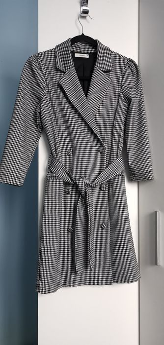 Sukienka o kroju marynarki Reserved S