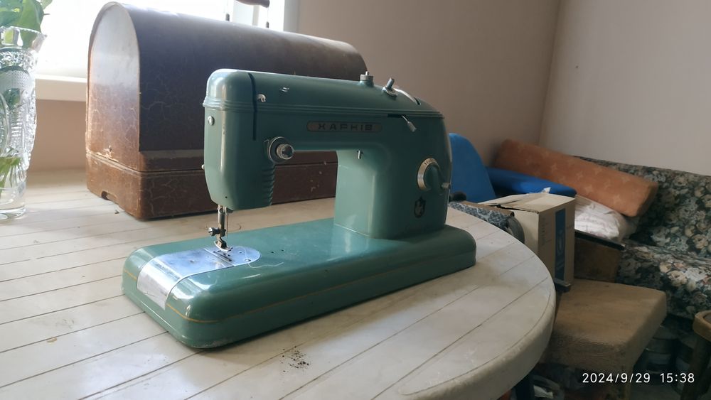 Продам две швейные машины