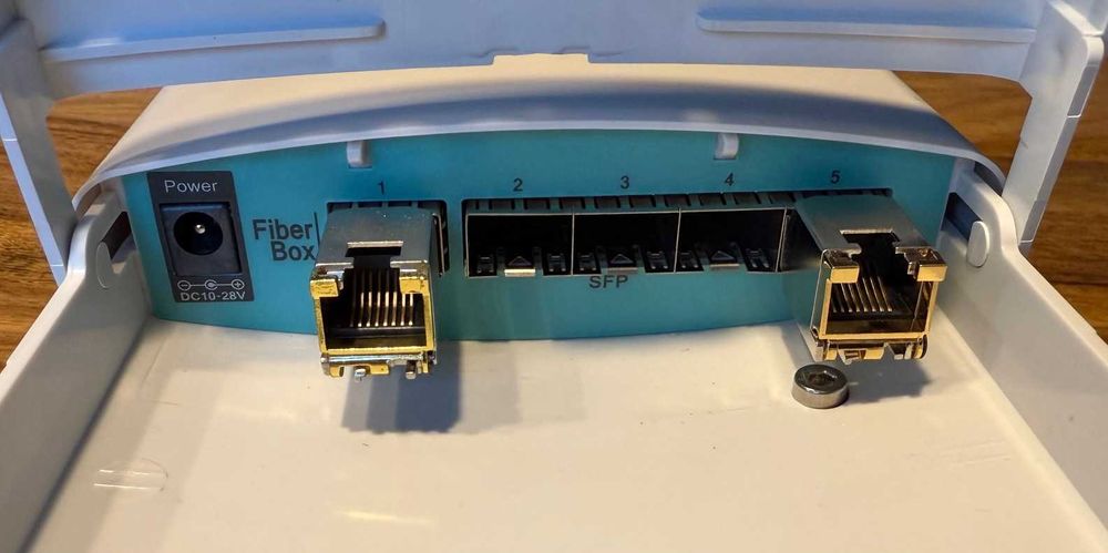 RouterBoard FiberBox CRS105-5S-FB - 5xSFP
