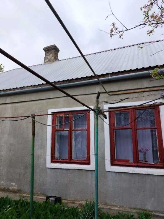 Продам дом в центре села Крыжановка.