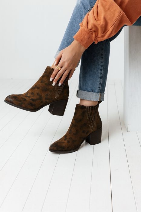 Ботинки Thea Mika cos козаки ботильйони натуральна замша