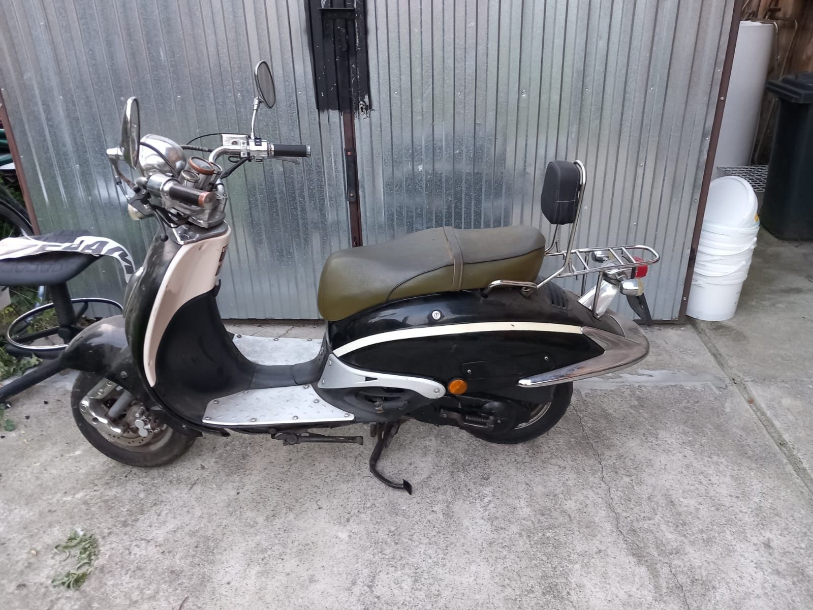 Scuter retro Italia