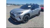 Toyota RAV4 XSE/4x4/Hybryda/Bogate wyposażenie/Nieduże uszkodzenia/