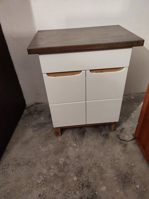 Szafka biała, stojąca, używana
