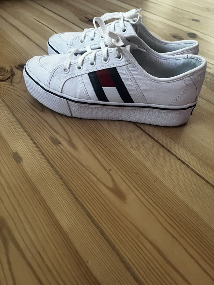 Tommy hilfiger sneakersy 39