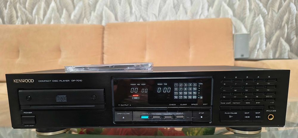 CD плеер Kenwood DP-7010 /KSS-150A/ made in Japan