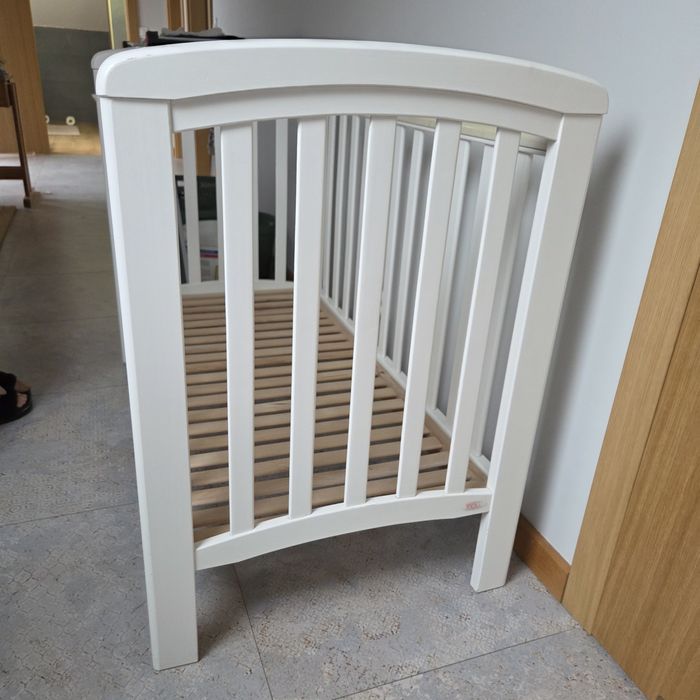 Łóżeczko dziecięce białe TROLL model Nicole