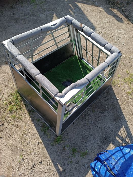 Skrzynia transportowa kojec klatka psa psów samochodu kota kotów