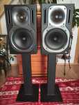 Behringer Truth 2031A