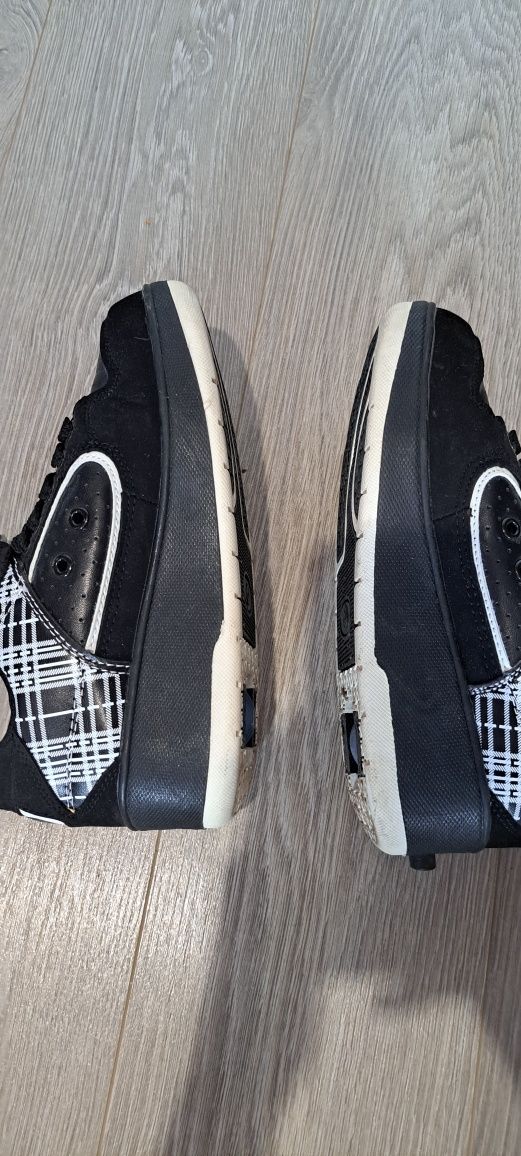 Sprzedam buty z rolkami