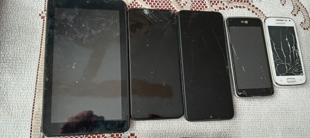 Telefony komórkowe, Samsung, LG, oppo, I inne  Zestaw