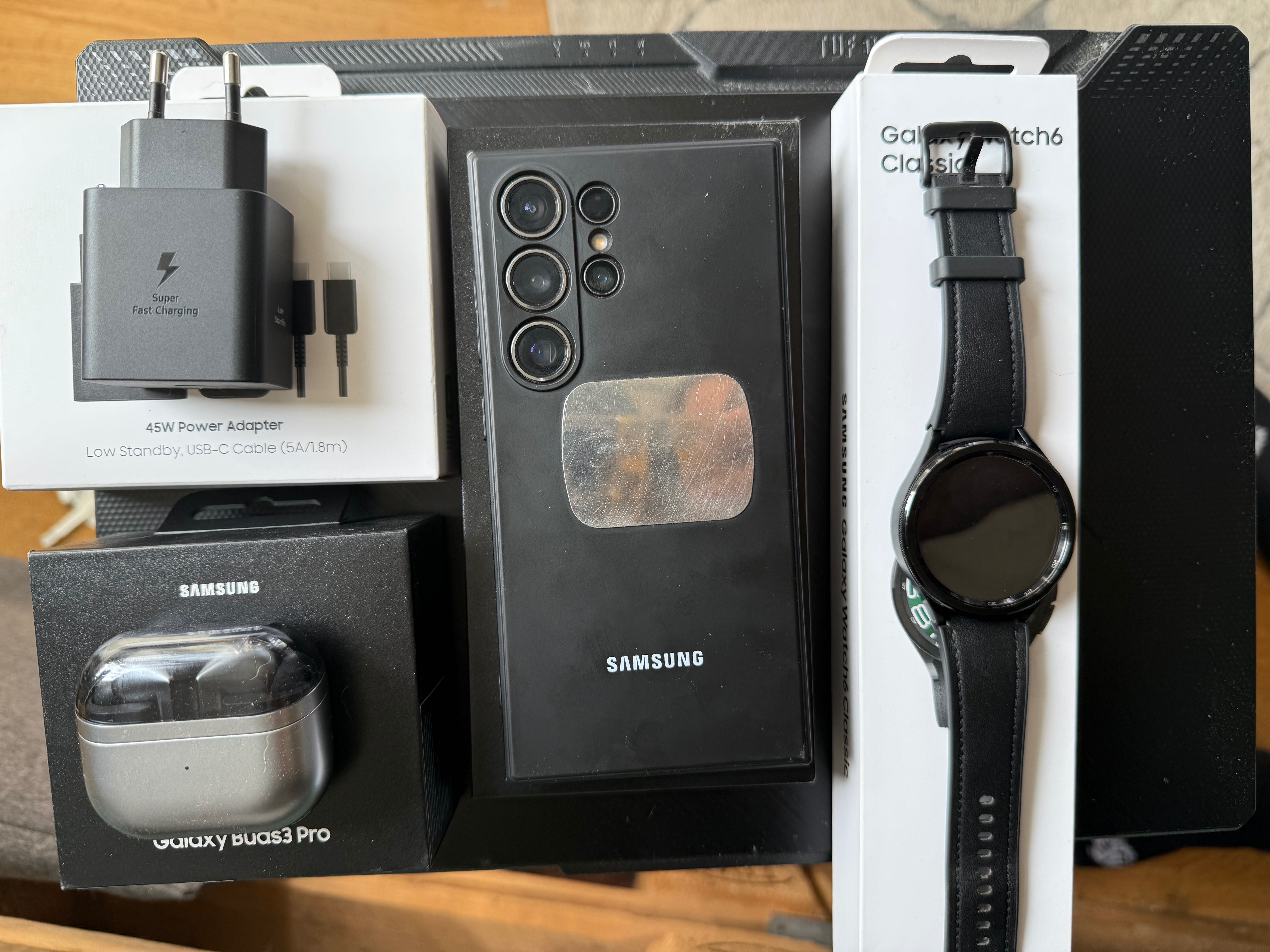 Zestaw Samsung Galaxy S24 Ultra + Watch6 + Buds3 Pro