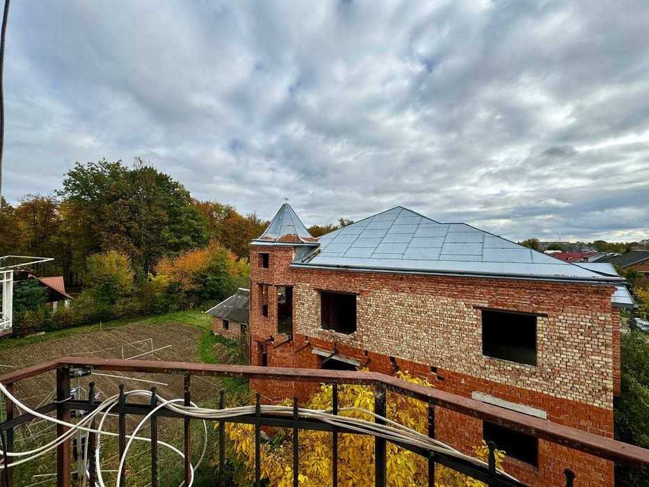 3-кімнатна квартира з РЕМОНТОМ біля парку