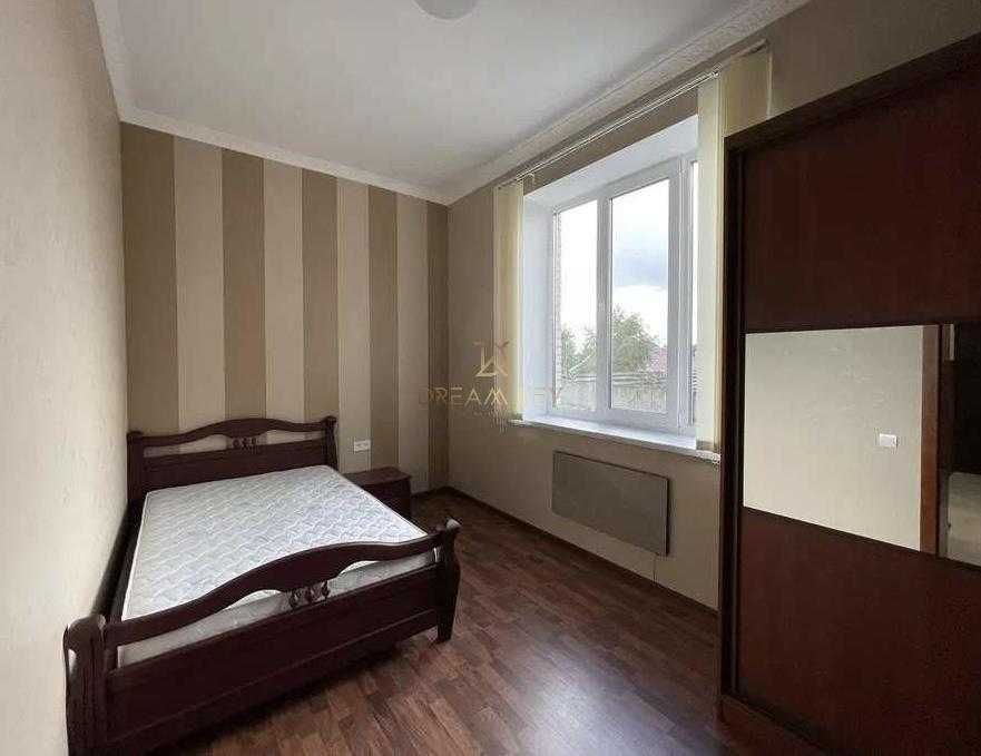 Продам будинок з каміном +4 спальні в центрі с. Гора