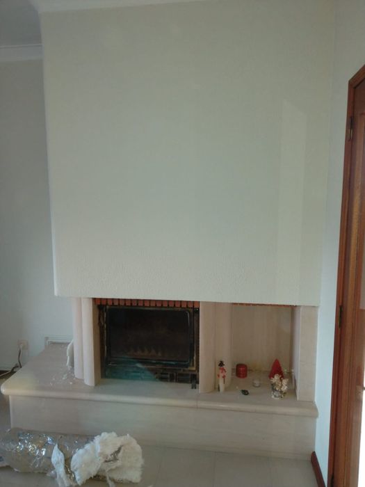 Lareira de sala com pedra