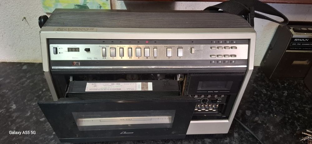 Gravador portátil de VHS Sharp