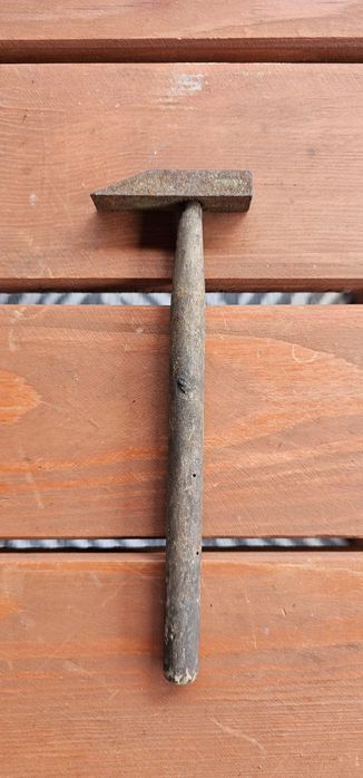 Stary zabytkowy młotek młoteczek