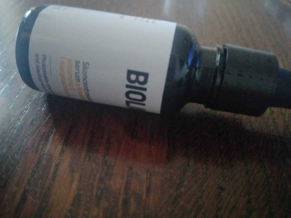 Skoncentrowane serum z fotostabilną witaminą C i niacynamidem 20 ml